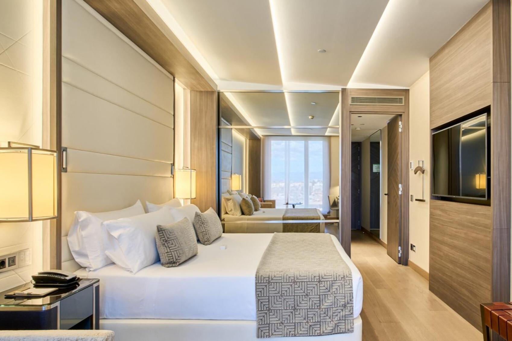 Hotel Vp Plaza Espana Design 5*